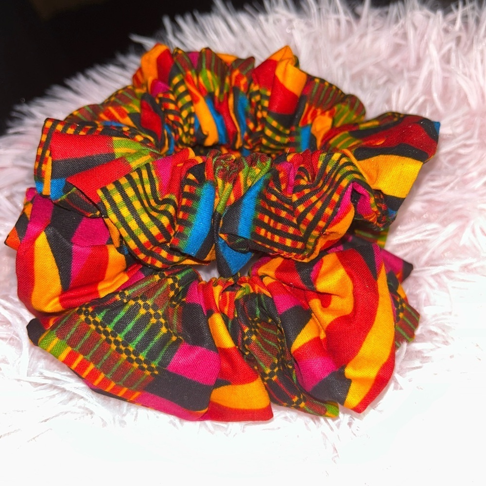 2 Colorful Hair Bow Accessory. Large - Picture 2 of 2